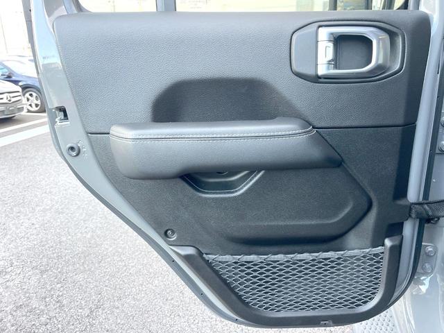 ジープ・ラングラーアンリミテッド リミテッドEDウィズサンライダフリップTフォーハドT 特別仕様車 黒革シート AppleCarPlay 純正ナビTV バックカメラ アダプティブクルコン サンライダーフリップトップ シートヒーター LEDヘッドランプ オートハイビーム ETC 禁煙車(46枚目)