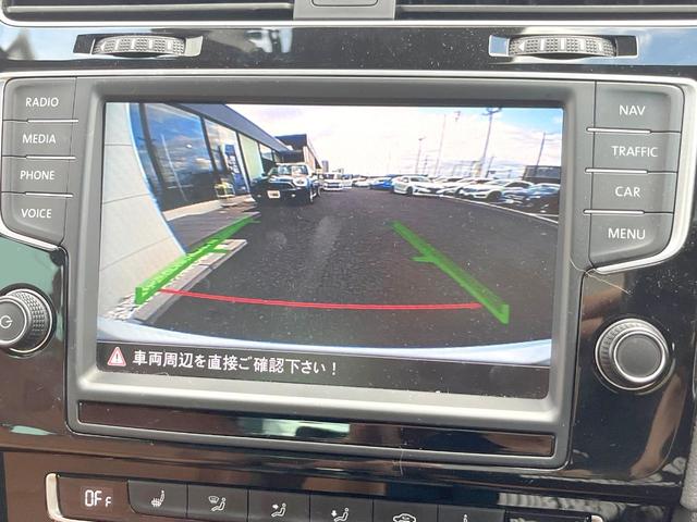 ゴルフ ミラノエディション　２０１６ＭＹ　５００台限定車　ＤｉｓｃｏｖｅｒＰｒｏ　ブラウンアルカンターラ・ナッパ革コンビシート　バックカメラ　アダプティブクルーズコントロール　シートヒーター　木目調インパネ　ＨＩＤヘッド　禁煙車（5枚目）