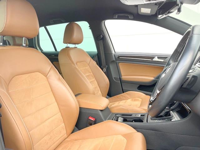 ゴルフ ミラノエディション　２０１６ＭＹ　５００台限定車　ＤｉｓｃｏｖｅｒＰｒｏ　ブラウンアルカンターラ・ナッパ革コンビシート　バックカメラ　アダプティブクルーズコントロール　シートヒーター　木目調インパネ　ＨＩＤヘッド　禁煙車（8枚目）