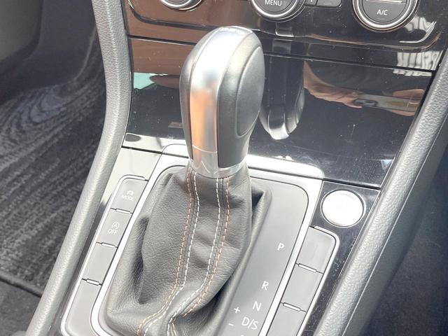 ゴルフ ミラノエディション　２０１６ＭＹ　５００台限定車　ＤｉｓｃｏｖｅｒＰｒｏ　ブラウンアルカンターラ・ナッパ革コンビシート　バックカメラ　アダプティブクルーズコントロール　シートヒーター　木目調インパネ　ＨＩＤヘッド　禁煙車（11枚目）