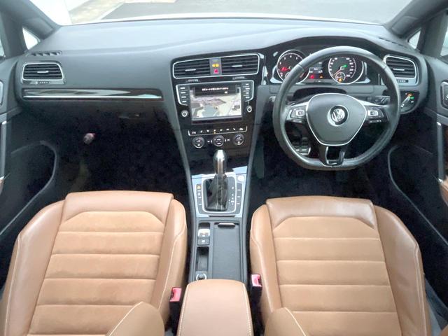 ゴルフ エディション４０　１０００台限定車　純正ナビＴＶ　バックカメラ　アダプティブクルーズコントロール　シートヒーター　ＨＩＤヘッドランプ　ヘッドランプウォッシャー　純正１７インチＡＷ　ブラウンハーフレザー　ＥＴＣ　禁煙車（2枚目）