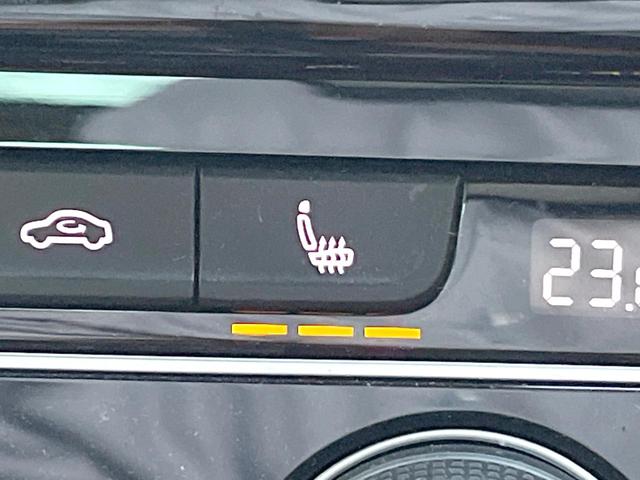 ゴルフ エディション４０　１０００台限定車　純正ナビＴＶ　バックカメラ　アダプティブクルーズコントロール　シートヒーター　ＨＩＤヘッドランプ　ヘッドランプウォッシャー　純正１７インチＡＷ　ブラウンハーフレザー　ＥＴＣ　禁煙車（7枚目）