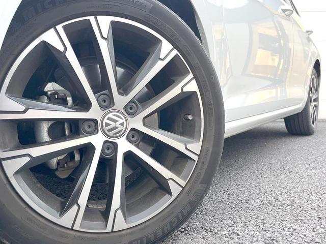 ゴルフ エディション４０　１０００台限定車　純正ナビＴＶ　バックカメラ　アダプティブクルーズコントロール　シートヒーター　ＨＩＤヘッドランプ　ヘッドランプウォッシャー　純正１７インチＡＷ　ブラウンハーフレザー　ＥＴＣ　禁煙車（14枚目）