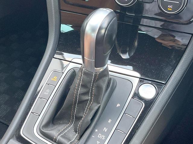 ゴルフ エディション４０　１０００台限定車　純正ナビＴＶ　バックカメラ　アダプティブクルーズコントロール　シートヒーター　ＨＩＤヘッドランプ　ヘッドランプウォッシャー　純正１７インチＡＷ　ブラウンハーフレザー　ＥＴＣ　禁煙車（34枚目）