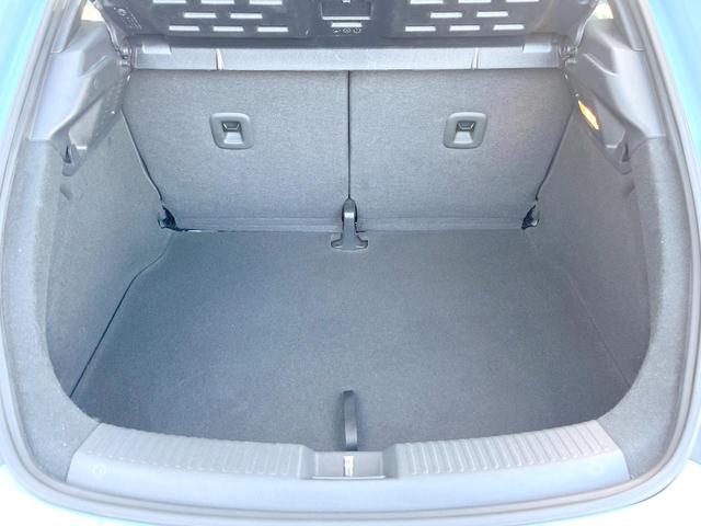 ザ・ビートル デザイン　クラリオン製ナビＴＶ　ＨＩＤヘッドランプ　クルーズコントロール　純正１６インチＡＷ　ＣＤ／ＤＶＤ　Ｂｌｕｅｔｏｏｔｈ再生　革巻きステアリングホイール　ブラックファブリックシート　ＥＴＣ　禁煙車（10枚目）