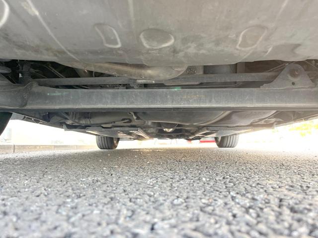 ザ・ビートル デザイン　クラリオン製ナビＴＶ　ＨＩＤヘッドランプ　クルーズコントロール　純正１６インチＡＷ　ＣＤ／ＤＶＤ　Ｂｌｕｅｔｏｏｔｈ再生　革巻きステアリングホイール　ブラックファブリックシート　ＥＴＣ　禁煙車（20枚目）