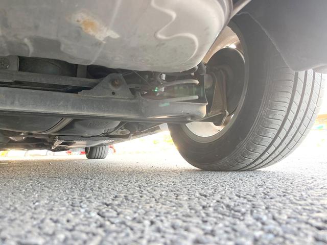 ザ・ビートル デザイン　クラリオン製ナビＴＶ　ＨＩＤヘッドランプ　クルーズコントロール　純正１６インチＡＷ　ＣＤ／ＤＶＤ　Ｂｌｕｅｔｏｏｔｈ再生　革巻きステアリングホイール　ブラックファブリックシート　ＥＴＣ　禁煙車（22枚目）