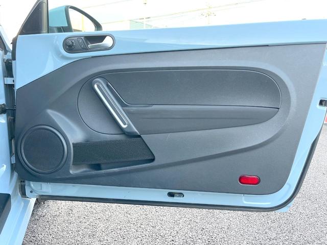 ザ・ビートル デザイン　クラリオン製ナビＴＶ　ＨＩＤヘッドランプ　クルーズコントロール　純正１６インチＡＷ　ＣＤ／ＤＶＤ　Ｂｌｕｅｔｏｏｔｈ再生　革巻きステアリングホイール　ブラックファブリックシート　ＥＴＣ　禁煙車（37枚目）