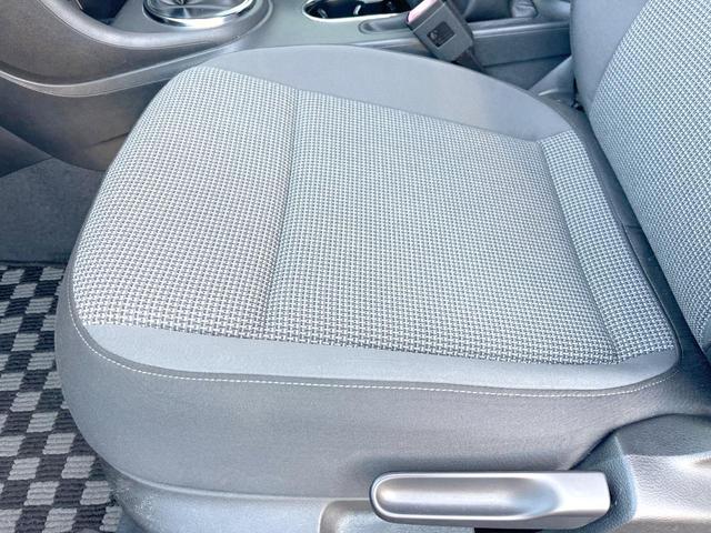 ザ・ビートル デザイン　クラリオン製ナビＴＶ　ＨＩＤヘッドランプ　クルーズコントロール　純正１６インチＡＷ　ＣＤ／ＤＶＤ　Ｂｌｕｅｔｏｏｔｈ再生　革巻きステアリングホイール　ブラックファブリックシート　ＥＴＣ　禁煙車（40枚目）