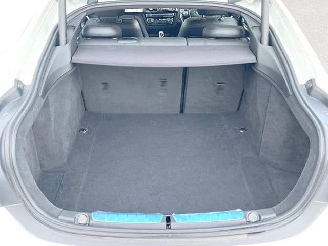 ４シリーズ ４２０ｉグランクーペ　Ｍスポーツ　革シートセット　純正ナビ　バックカメラ　アクティブクルーズ　ドライビングアシスト　レーンチェンジウォーニング　走行モードセレクト　ＨＩＤヘッドライト　パドルシフト　純正１８インチアルミ　ＥＴＣ（10枚目）