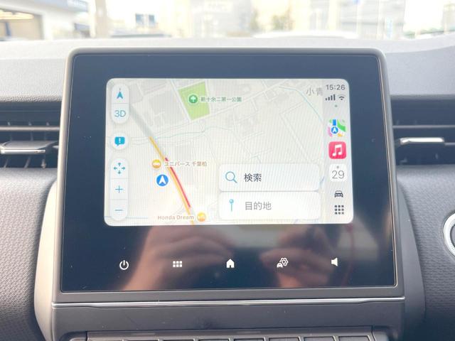 ルーテシア インテンス　１オーナー　ＡｐｐｌｅＣａｒＰｌａｙ　バックカメラ　ＢＯＳＥサウンド　アダプティブクルーズコントロール　ＬＥＤヘッドランプ　オートハイビーム　純正１７インチＡＷ　ハーフレザー　ＥＴＣ　禁煙車（4枚目）
