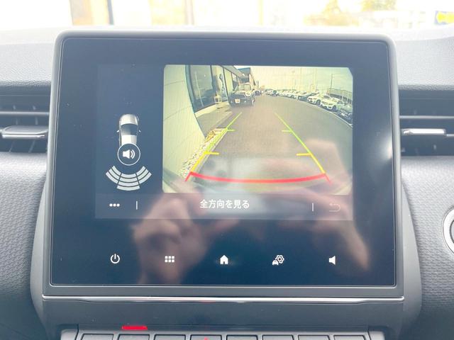 ルーテシア インテンス　１オーナー　ＡｐｐｌｅＣａｒＰｌａｙ　バックカメラ　ＢＯＳＥサウンド　アダプティブクルーズコントロール　ＬＥＤヘッドランプ　オートハイビーム　純正１７インチＡＷ　ハーフレザー　ＥＴＣ　禁煙車（5枚目）