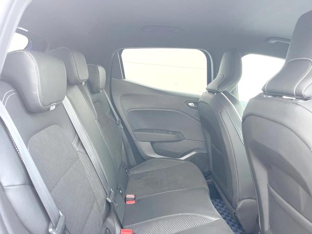 ルーテシア インテンス　１オーナー　ＡｐｐｌｅＣａｒＰｌａｙ　バックカメラ　ＢＯＳＥサウンド　アダプティブクルーズコントロール　ＬＥＤヘッドランプ　オートハイビーム　純正１７インチＡＷ　ハーフレザー　ＥＴＣ　禁煙車（10枚目）