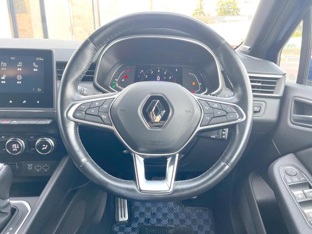 ルーテシア インテンス　１オーナー　ＡｐｐｌｅＣａｒＰｌａｙ　バックカメラ　ＢＯＳＥサウンド　アダプティブクルーズコントロール　ＬＥＤヘッドランプ　オートハイビーム　純正１７インチＡＷ　ハーフレザー　ＥＴＣ　禁煙車（12枚目）