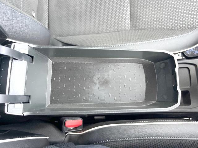 ルーテシア インテンス　１オーナー　ＡｐｐｌｅＣａｒＰｌａｙ　バックカメラ　ＢＯＳＥサウンド　アダプティブクルーズコントロール　ＬＥＤヘッドランプ　オートハイビーム　純正１７インチＡＷ　ハーフレザー　ＥＴＣ　禁煙車（37枚目）