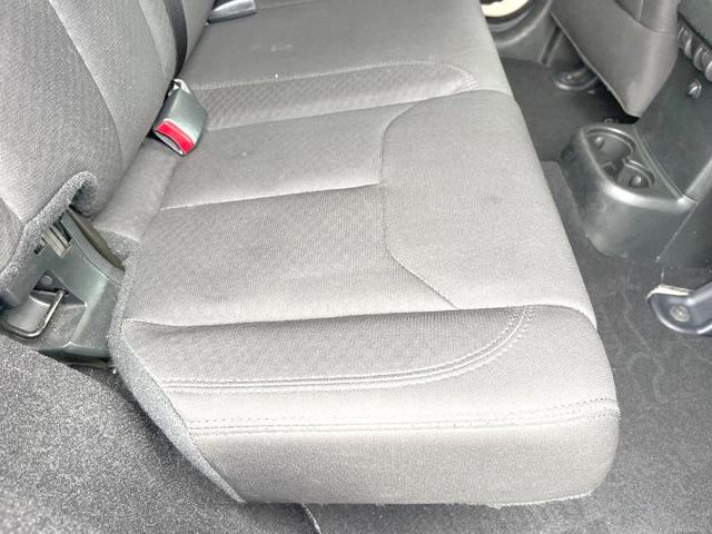 ジープ・ラングラーアンリミテッド スポーツ　Ｐａｎａｓｏｎｉｃ製ナビ　バックカメラ　クルーズコントロール　サイドカメラ　オートエアコン　純正１８インチアルミホイール　ブラックハードトップ　サイドステップ　ＥＴＣ　禁煙車（36枚目）