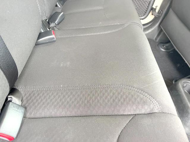 ジープ・ラングラーアンリミテッド スポーツ　Ｐａｎａｓｏｎｉｃ製ナビ　バックカメラ　クルーズコントロール　サイドカメラ　オートエアコン　純正１８インチアルミホイール　ブラックハードトップ　サイドステップ　ＥＴＣ　禁煙車（37枚目）