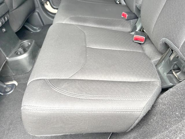 ジープ・ラングラーアンリミテッド スポーツ　Ｐａｎａｓｏｎｉｃ製ナビ　バックカメラ　クルーズコントロール　サイドカメラ　オートエアコン　純正１８インチアルミホイール　ブラックハードトップ　サイドステップ　ＥＴＣ　禁煙車（38枚目）