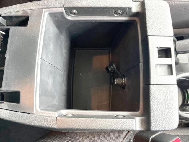 ジープ・ラングラーアンリミテッド スポーツ　Ｐａｎａｓｏｎｉｃ製ナビ　バックカメラ　クルーズコントロール　サイドカメラ　オートエアコン　純正１８インチアルミホイール　ブラックハードトップ　サイドステップ　ＥＴＣ　禁煙車（45枚目）