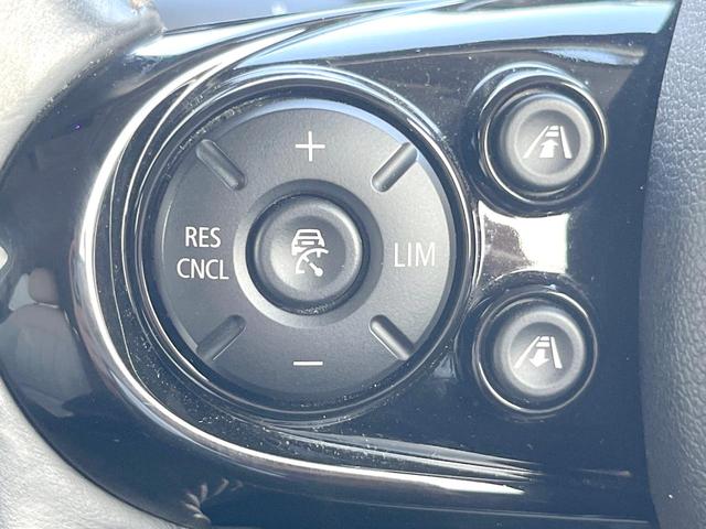 ＭＩＮＩ クーパーＳＤ　クラブマン　チリパッケージ　革シートセット　リアビューカメラ／パークディスタンスコントロール　純正ナビ　Ｂｌｕｅｔｏｏｔｈ　クルーズコントロール　白革　パワーシート　シートヒーター　ＬＥＤヘッド　ＥＴＣ　禁煙車（6枚目）
