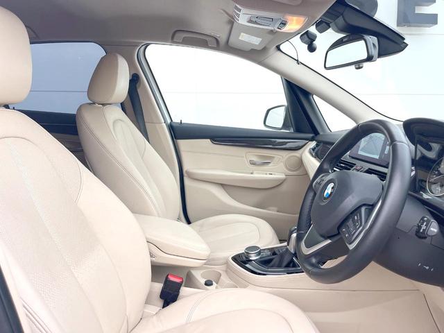 ２シリーズ ２１８ｄアクティブツアラー　ラグジュアリー　パーキングサポートＰＫＧ　ベージュ革シート　パワーシート　シートヒーター　インテリジェントセーフティ　純正ナビ　リアビューカメラ　ＬＥＤヘッドランプ　純正１６インチＡＷ　ルームミラー内蔵ＥＴＣ　禁煙車（8枚目）