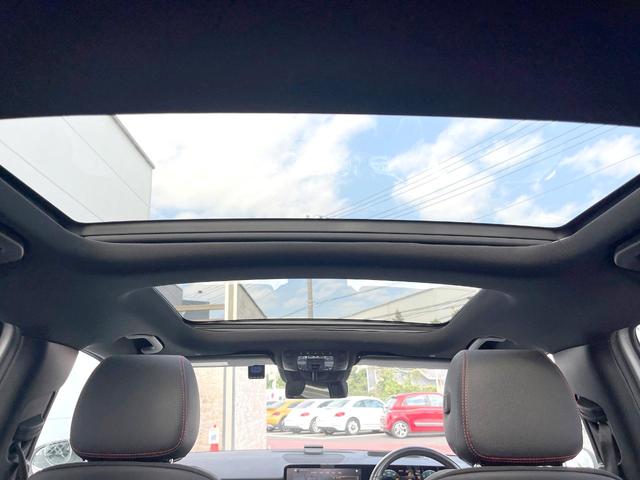 GLB GLB200d AMGライン アドバンスドPKG ナビゲーションPKG パノラミックスライディングルーフ 全周囲カメラ 純正ナビTV アダプティブクルコン 純正19インチAW LEDヘッドライト ハイビームアシスト ETC 禁煙車(4枚目)