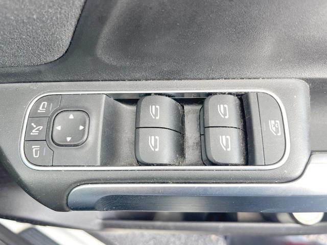 GLB GLB200d AMGライン アドバンスドPKG ナビゲーションPKG パノラミックスライディングルーフ 全周囲カメラ 純正ナビTV アダプティブクルコン 純正19インチAW LEDヘッドライト ハイビームアシスト ETC 禁煙車(25枚目)