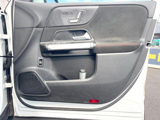 GLB GLB200d AMGライン アドバンスドPKG ナビゲーションPKG パノラミックスライディングルーフ 全周囲カメラ 純正ナビTV アダプティブクルコン 純正19インチAW LEDヘッドライト ハイビームアシスト ETC 禁煙車(50枚目)