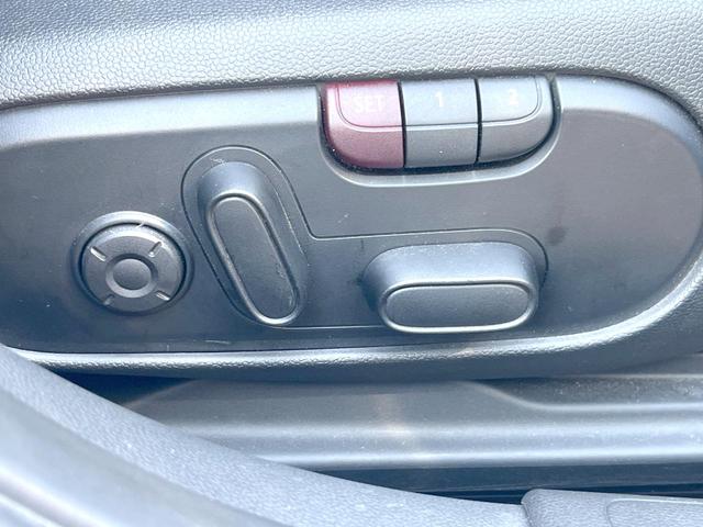 MINI クーパーD クラブマン 格子ステッチ入革シートセット LEDヘッド/フロントフォグランプ 純正ナビ パワーシート シートヒーター アダプティブクルーズコントロール 純正17インチAW コンフォートアクセス ETC 禁煙車(8枚目)