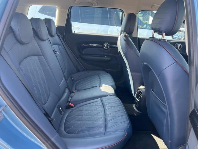 MINI クーパーD クラブマン 格子ステッチ入革シートセット LEDヘッド/フロントフォグランプ 純正ナビ パワーシート シートヒーター アダプティブクルーズコントロール 純正17インチAW コンフォートアクセス ETC 禁煙車(10枚目)