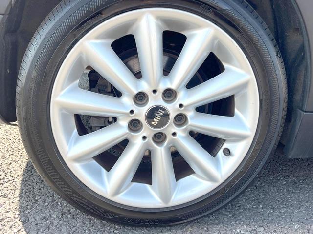 MINI クーパーD クラブマン 格子ステッチ入革シートセット LEDヘッド/フロントフォグランプ 純正ナビ パワーシート シートヒーター アダプティブクルーズコントロール 純正17インチAW コンフォートアクセス ETC 禁煙車(35枚目)