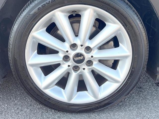 MINI クーパーD クラブマン 格子ステッチ入革シートセット LEDヘッド/フロントフォグランプ 純正ナビ パワーシート シートヒーター アダプティブクルーズコントロール 純正17インチAW コンフォートアクセス ETC 禁煙車(36枚目)