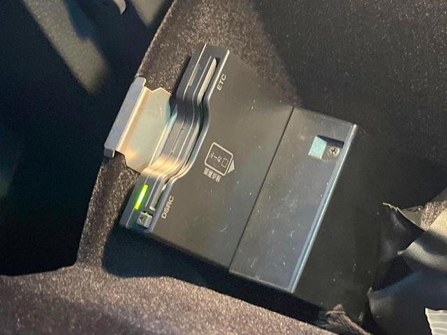 シャラン TSI コンフォートラインテックエディション 150台限定車 純正ナビTV バックカメラ アダプティブクルコン パワースライドドア シートヒーター パワーバックドア 純正17インチAW HIDヘッドランプ ヘッドランプウォッシャー ETC 禁煙車(8枚目)