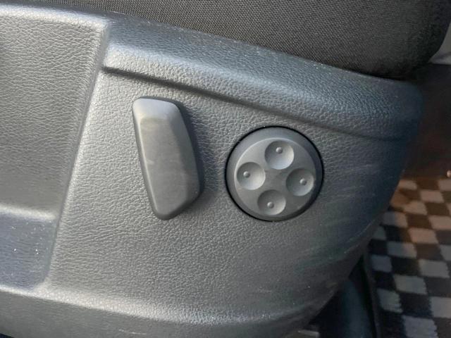 シャラン TSI コンフォートラインテックエディション 150台限定車 純正ナビTV バックカメラ アダプティブクルコン パワースライドドア シートヒーター パワーバックドア 純正17インチAW HIDヘッドランプ ヘッドランプウォッシャー ETC 禁煙車(29枚目)