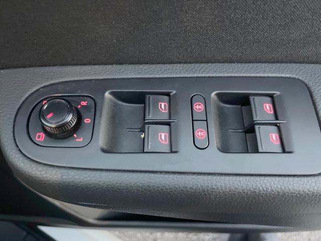 シャラン TSI コンフォートラインテックエディション 150台限定車 純正ナビTV バックカメラ アダプティブクルコン パワースライドドア シートヒーター パワーバックドア 純正17インチAW HIDヘッドランプ ヘッドランプウォッシャー ETC 禁煙車(30枚目)