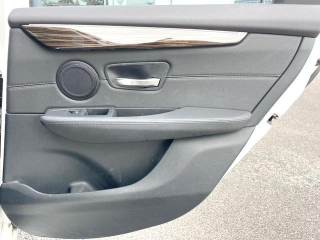 ２シリーズ ２１８ｄアクティブツアラー　ラグジュアリー　パーキングサポートＰＫＧ　コンフォートＰＫＧ　黒革シート　パワーシート　シートヒーター　パワーバックドア　純正ナビ　リアビューカメラ　ＬＥＤヘッド　純正１６インチＡＷ　ルームミラー内蔵ＥＴＣ　禁煙車（26枚目）