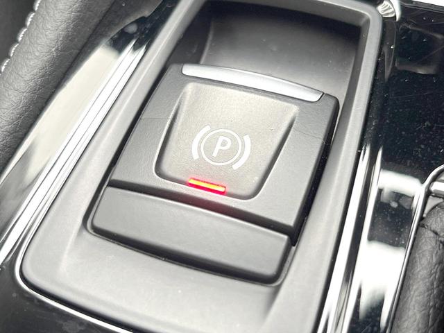 ２シリーズ ２１８ｄアクティブツアラー　ラグジュアリー　パーキングサポートＰＫＧ　コンフォートＰＫＧ　黒革シート　パワーシート　シートヒーター　パワーバックドア　純正ナビ　リアビューカメラ　ＬＥＤヘッド　純正１６インチＡＷ　ルームミラー内蔵ＥＴＣ　禁煙車（40枚目）