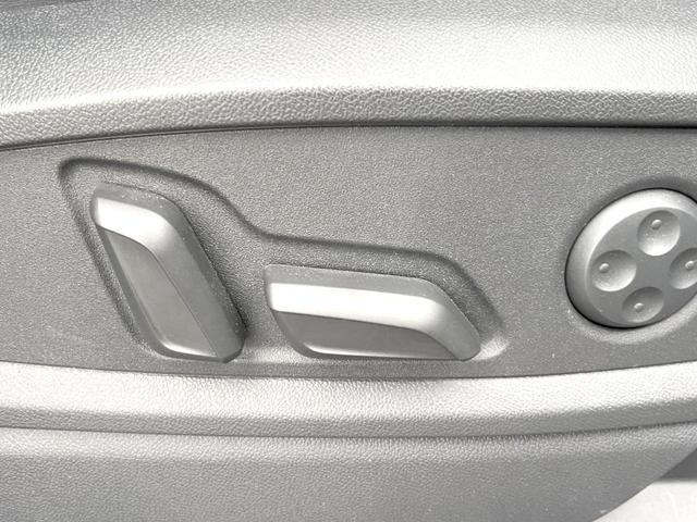 ＳＱ５スポーツバック ベースグレード　レザーＰＫＧ　コンフォートＰＫＧ　パノラマサンルーフ　地デジＴＶ　レッドブレーキキャリパー　黒革シート　全席シートヒーター　ステアリングヒーター　ＢａｎｇＯｌｆｓｅｎサウンド　マトリクスＬＥＤヘッド（27枚目）