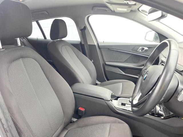 1シリーズ 118d プレイ エディションジョイ+ 1オーナー iDriveナビゲーションPKG コンフォートPKG 衝突軽減ブレーキ 純正ナビ リアカメラ アクティブクルーズ パワーバックドア LEDヘッド ハイビームアシスト 純正16インチAW(8枚目)