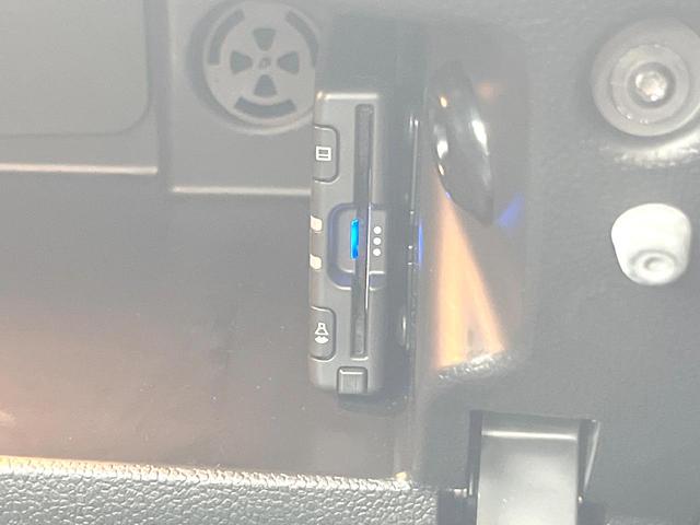 ＭＩＮＩ クーパーＤ　５ドア　１オーナー　カメラ／パーキングアシストＰＫＧ　ペッパーＰＫＧ　ＯＰ１７インチアルミ　ＬＥＤヘッドライト／ユニオンジャックリアコンビネーションランプ　純正ナビ　リアビューカメラ　ＥＴＣ　禁煙車（7枚目）