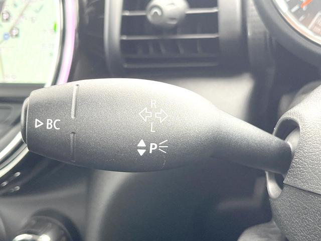 ＭＩＮＩ クーパーＤ　５ドア　１オーナー　カメラ／パーキングアシストＰＫＧ　ペッパーＰＫＧ　ＯＰ１７インチアルミ　ＬＥＤヘッドライト／ユニオンジャックリアコンビネーションランプ　純正ナビ　リアビューカメラ　ＥＴＣ　禁煙車（31枚目）