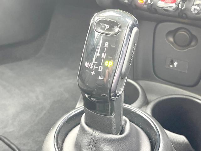 ＭＩＮＩ クーパーＤ　５ドア　１オーナー　カメラ／パーキングアシストＰＫＧ　ペッパーＰＫＧ　ＯＰ１７インチアルミ　ＬＥＤヘッドライト／ユニオンジャックリアコンビネーションランプ　純正ナビ　リアビューカメラ　ＥＴＣ　禁煙車（33枚目）