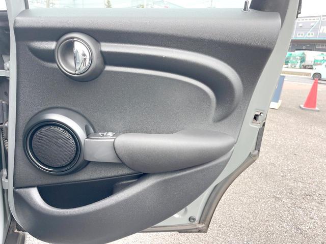 ＭＩＮＩ クーパーＤ　５ドア　１オーナー　カメラ／パーキングアシストＰＫＧ　ペッパーＰＫＧ　ＯＰ１７インチアルミ　ＬＥＤヘッドライト／ユニオンジャックリアコンビネーションランプ　純正ナビ　リアビューカメラ　ＥＴＣ　禁煙車（46枚目）