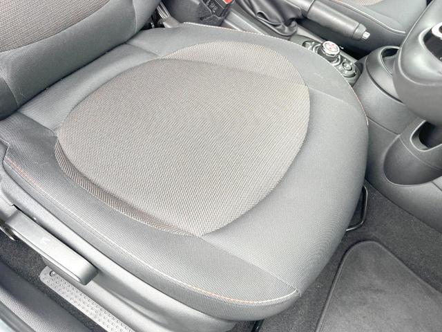 ＭＩＮＩ クーパーＤ　５ドア　１オーナー　カメラ／パーキングアシストＰＫＧ　ペッパーＰＫＧ　ＯＰ１７インチアルミ　ＬＥＤヘッドライト／ユニオンジャックリアコンビネーションランプ　純正ナビ　リアビューカメラ　ＥＴＣ　禁煙車（48枚目）