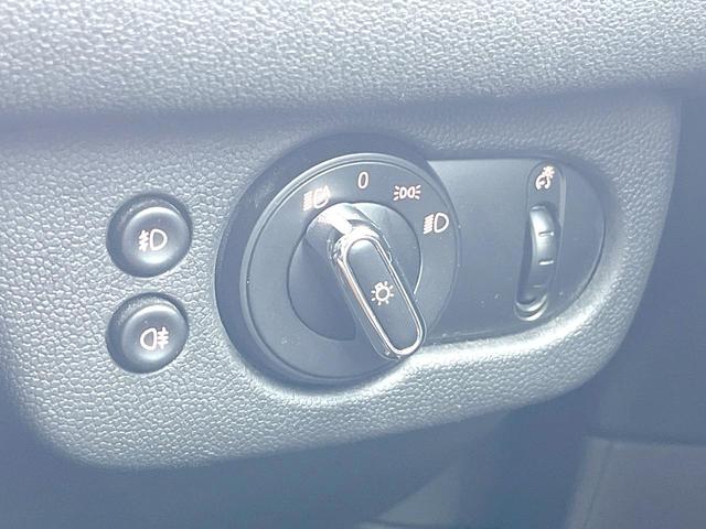 MINI クーパーD クラブマン ペッパーPKG LEDヘッドランプ/LEDフロントフォグランプ 純正ナビ リアビューカメラ アクティブクルーズ インテリジェントセーフティ コンフォートアクセス OP17インチアルミ ETC 禁煙(29枚目)