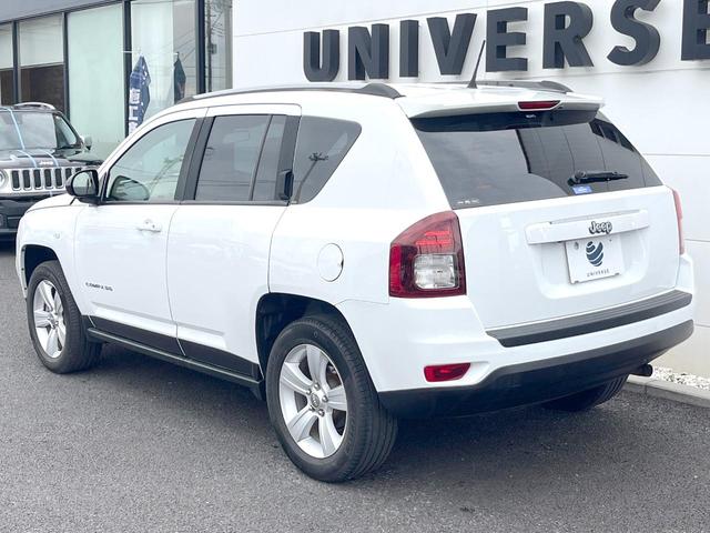 ジープ・コンパス スポーツ 三菱製ナビTV バックカメラ サイドカメラ クルーズコントロール 純正17インチ5本AW Bluetooth接続 プライバシーガラス オートエアコン シルバールーフレール ETC 禁煙車(22枚目)