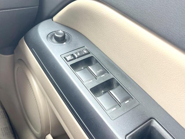 ジープ・コンパス スポーツ 三菱製ナビTV バックカメラ サイドカメラ クルーズコントロール 純正17インチ5本AW Bluetooth接続 プライバシーガラス オートエアコン シルバールーフレール ETC 禁煙車(27枚目)