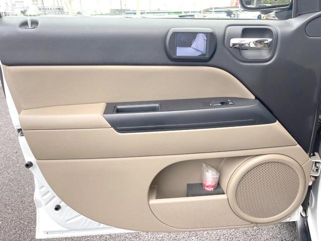 ジープ・コンパス スポーツ 三菱製ナビTV バックカメラ サイドカメラ クルーズコントロール 純正17インチ5本AW Bluetooth接続 プライバシーガラス オートエアコン シルバールーフレール ETC 禁煙車(41枚目)