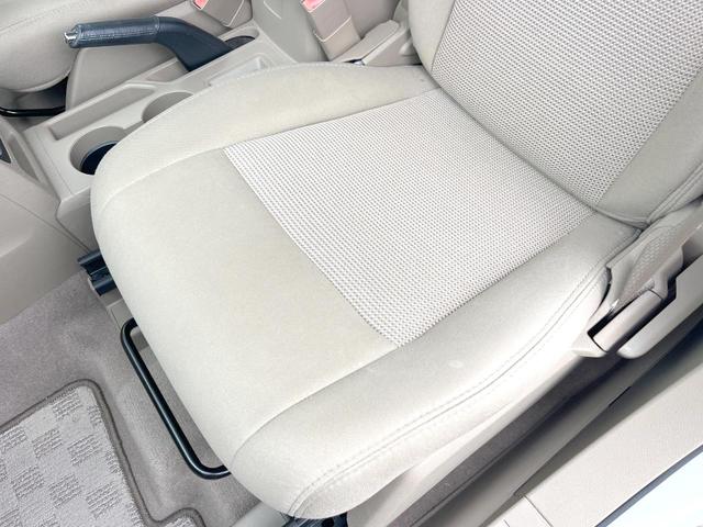 ジープ・コンパス スポーツ 三菱製ナビTV バックカメラ サイドカメラ クルーズコントロール 純正17インチ5本AW Bluetooth接続 プライバシーガラス オートエアコン シルバールーフレール ETC 禁煙車(45枚目)