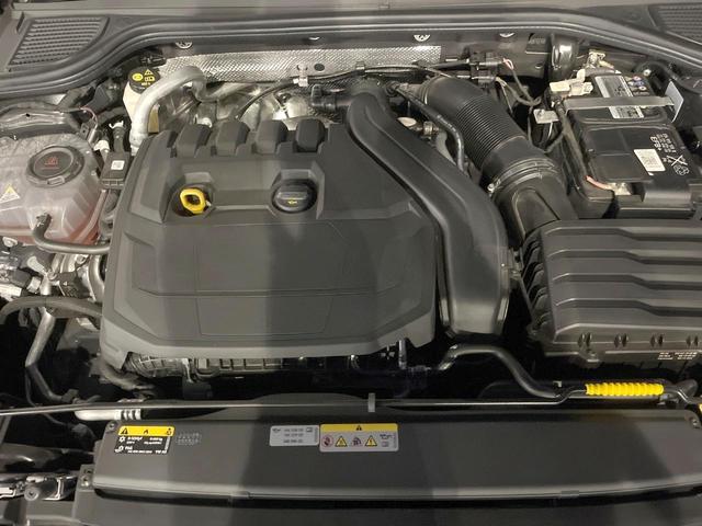 ゴルフヴァリアント eTSI Rライン プラチナムエディション 1オーナー 特別仕様車 DCCパッケージ APPLECARPLAY 純正ナビTV リアビューカメラ スマートエントリー シートヒーター ヘッドアップディスプレイ アダプティブクルコン ETC 禁煙車(12枚目)